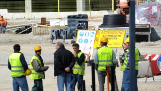 Operaio Macedone Di 63 Anni Mu