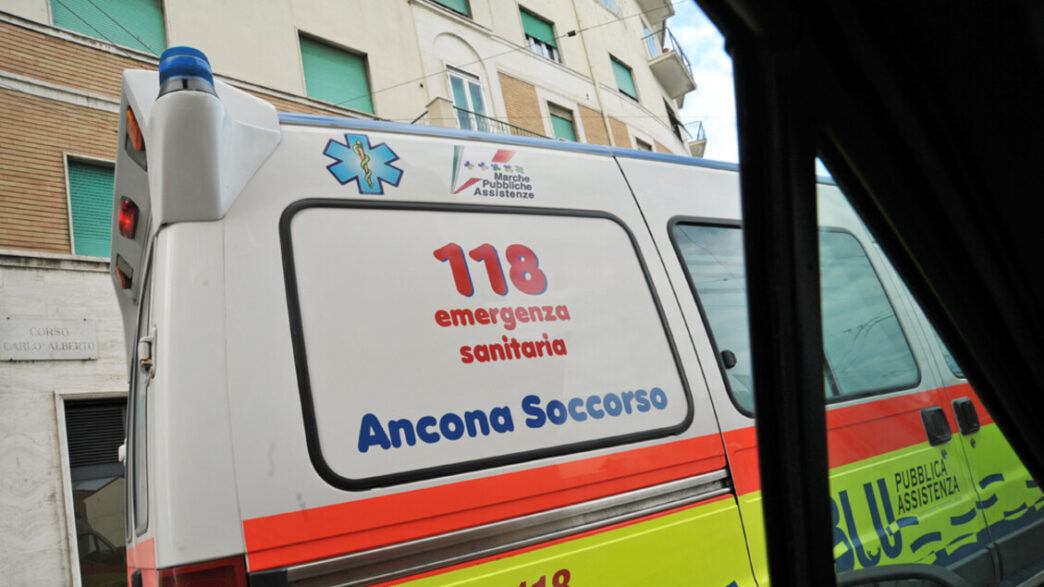 Operaio Straniero Cade Da Impa