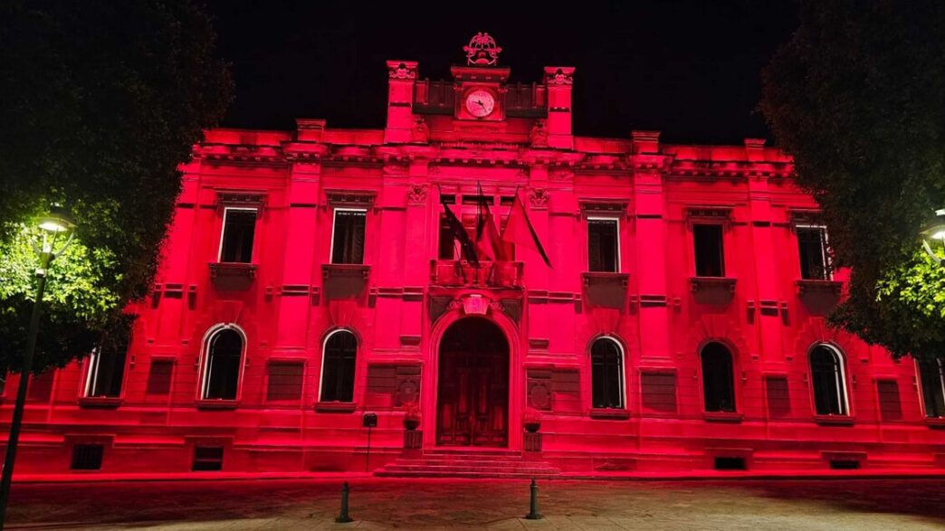Palazzo San Giorgio Si Tinge D