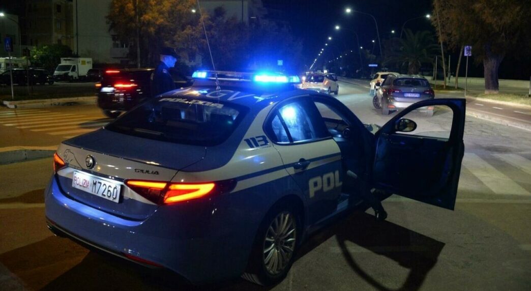 Panico A Roma2C Uomo Si Barrica