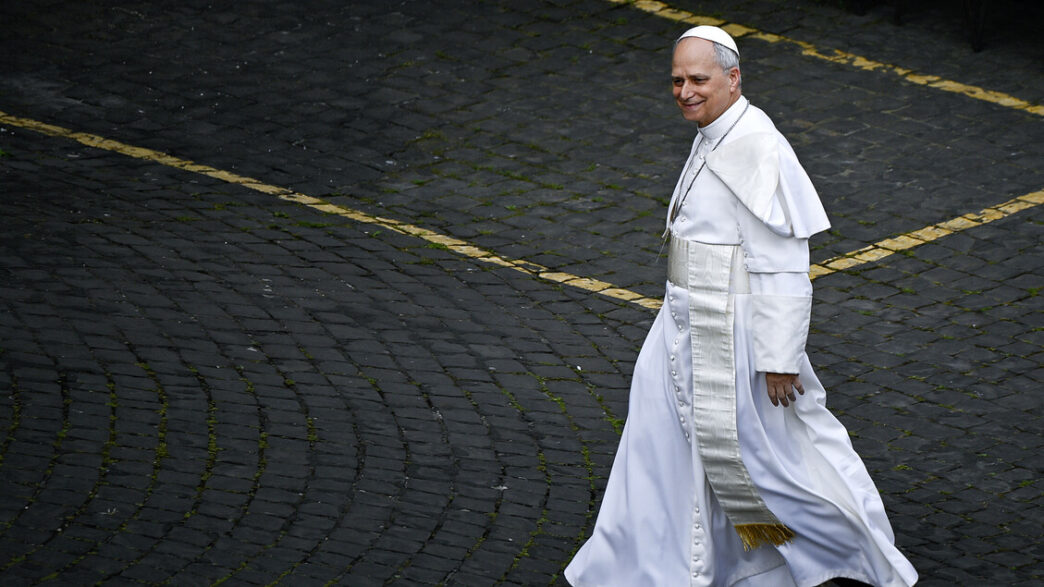 Papa Leone Xiv Sottolinea La R