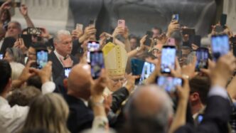 Papa Leone Lascia San Giovanni