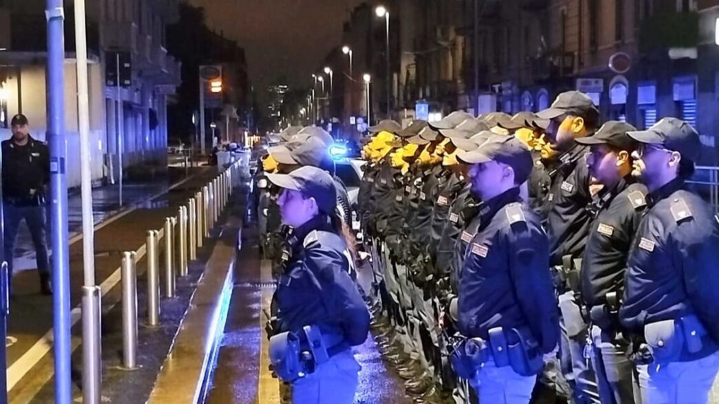 Polizia Di Milano Ricorda L27Ag