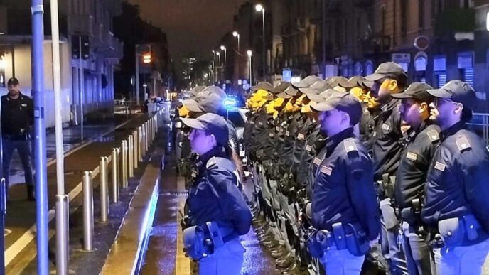 Polizia Di Milano Ricorda L27Ag