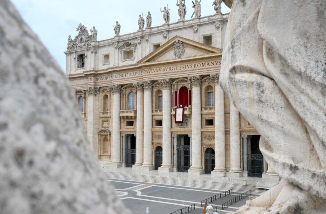 Primo Regina Coeli Di Papa Leo