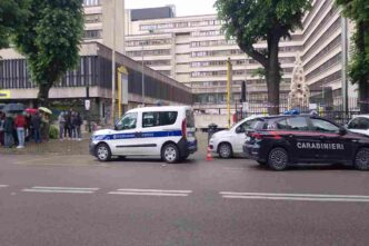 Proteste A Roma Per Gli Abbatt