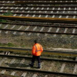 Ragazzini Lanciano Ostacoli Sui Binari Tra Bologna E Milano, Treni Danneggiati E Circolazione Bloccata