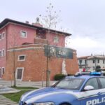 Rapina In Strada A Marina Di Pietrasanta, Due Banditi Rubano Orologio Da 70Mila Euro A Una Donna