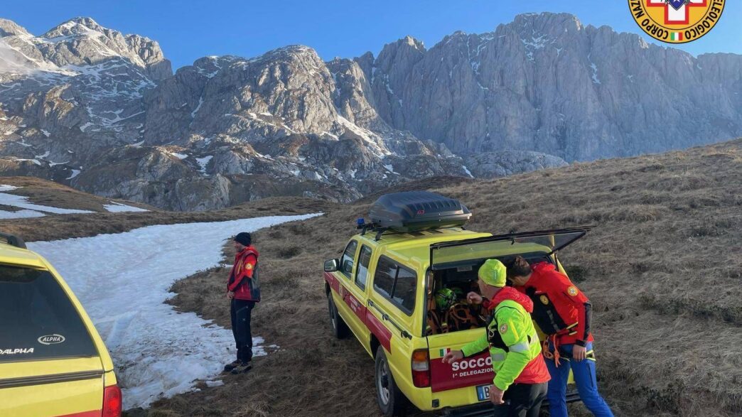 Recuperati Tre Alpinisti Blocc