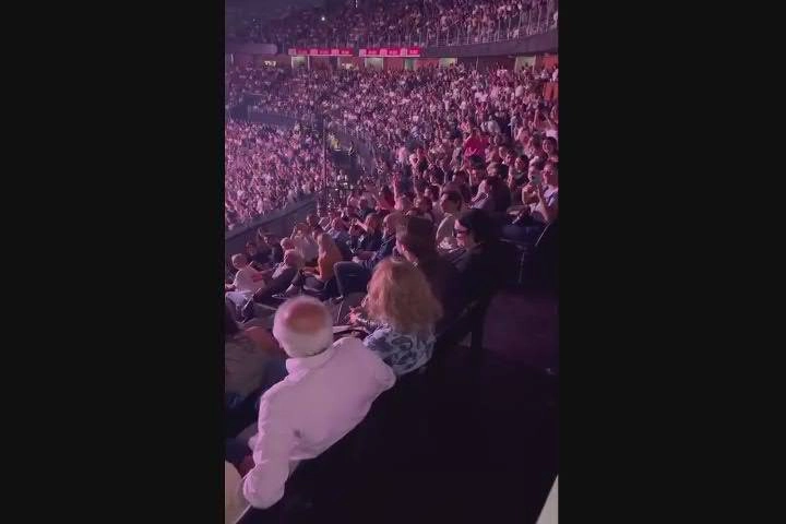 Renato Zero Osserva Il Concert