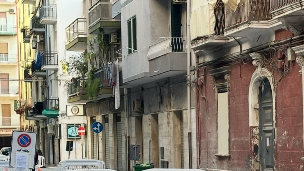 Residenti Bloccano Strade A Ta