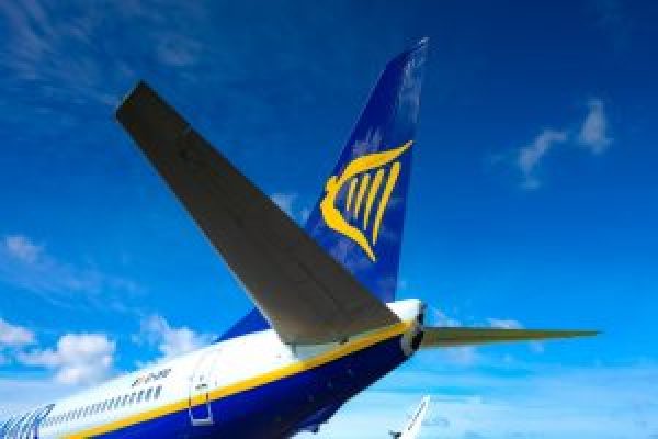 Ryanair Rilancia Le28099Estate Dell