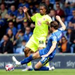 Sam Hutchinson Segna Il Gol Decisivo Nonostante L’Infarto In Campo Durante La Partita Di League Two