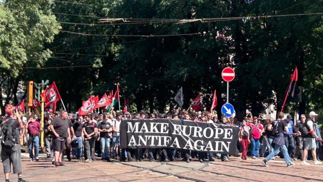 Scontri A Milano Al Corteo Con
