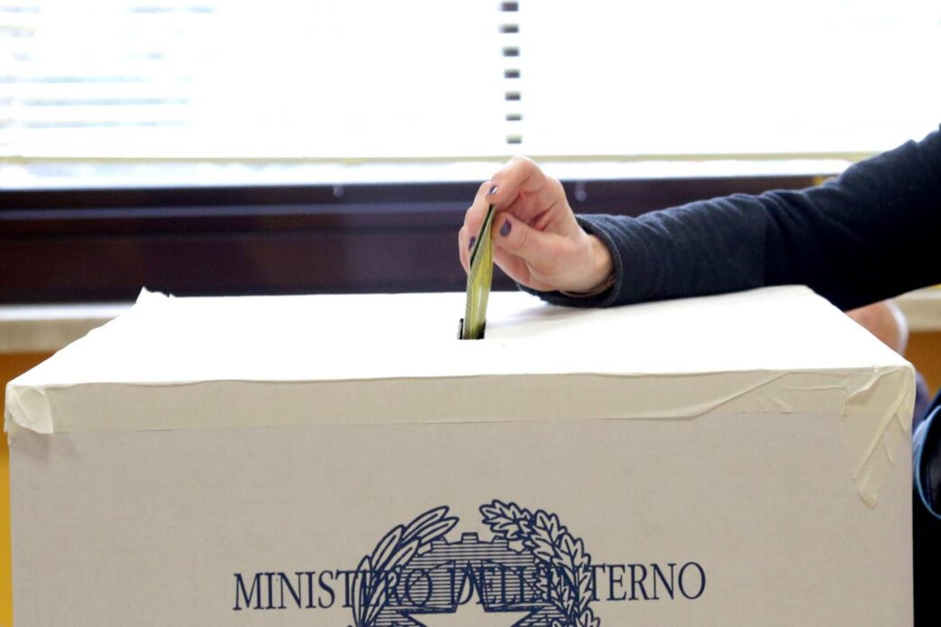 Scontro Politico Acceso Sul Qu