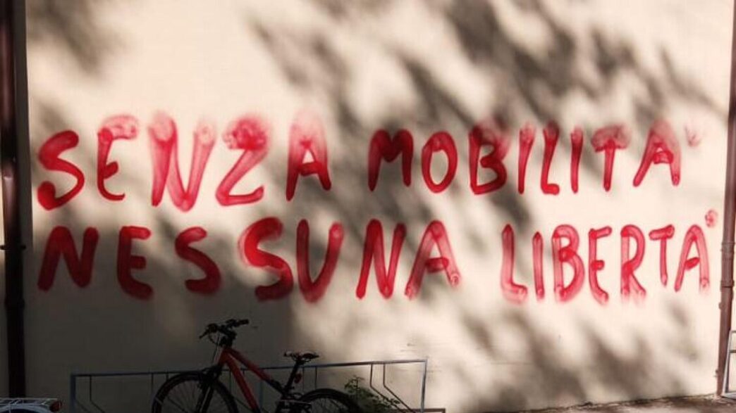 Scritte No Vax E Complottiste