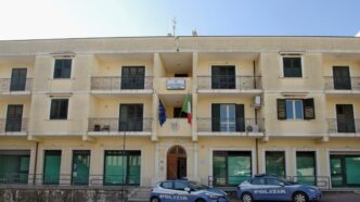 Sei Operai In Nero Scoperti Du