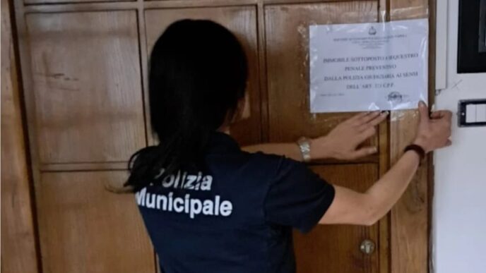 Sequestro A Napoli2C Appartamen