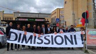 Sit In Davanti All27Ospedale Sa