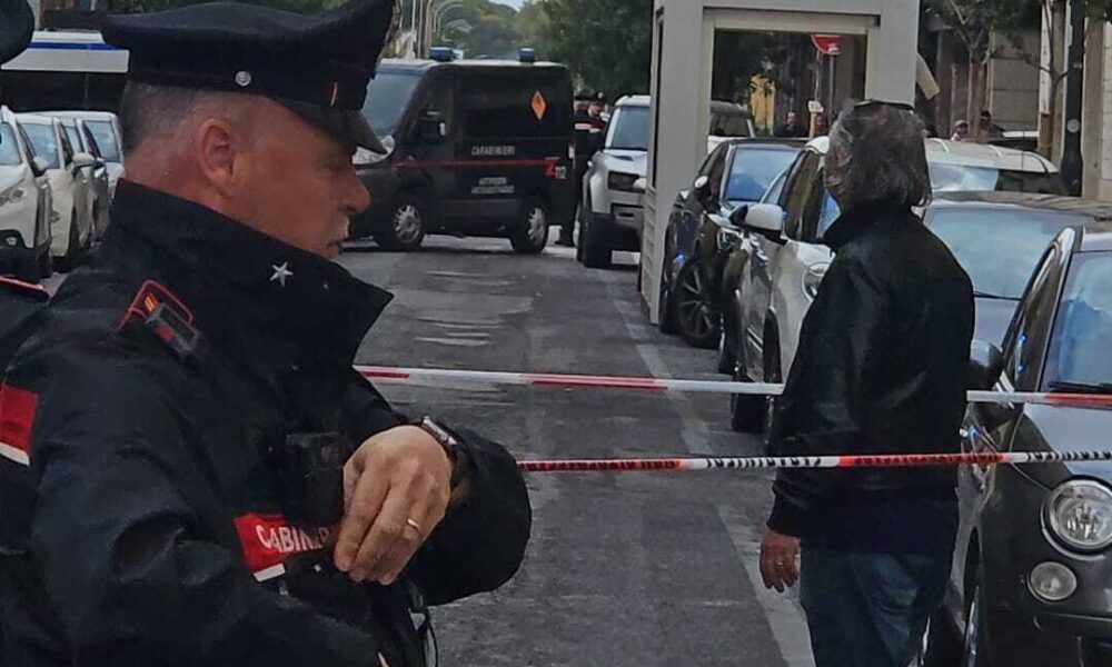 Sospetto Pacco Bomba Blocca Co