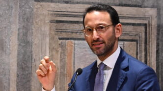 Sottosegretario Frenc3Ac Sulla Co