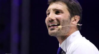 Stefano De Martino Scherza Con