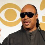 Stevie Wonder Compie 75 Anni: Il Viaggio Di Un’Icona Della Musica E Dell’Attivismo