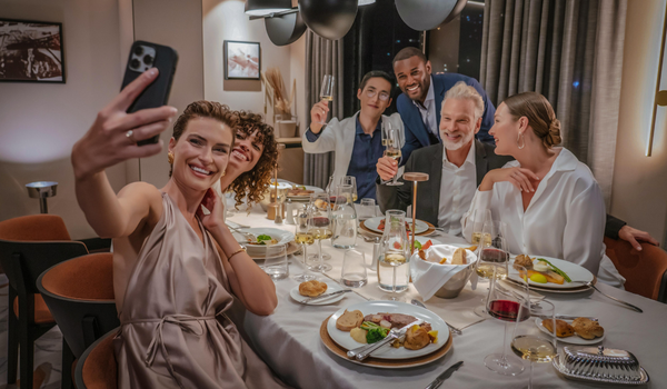 Swan Hellenic Presenta Celebra