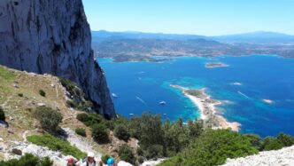 Tavolara Vietate Le Arrampicat
