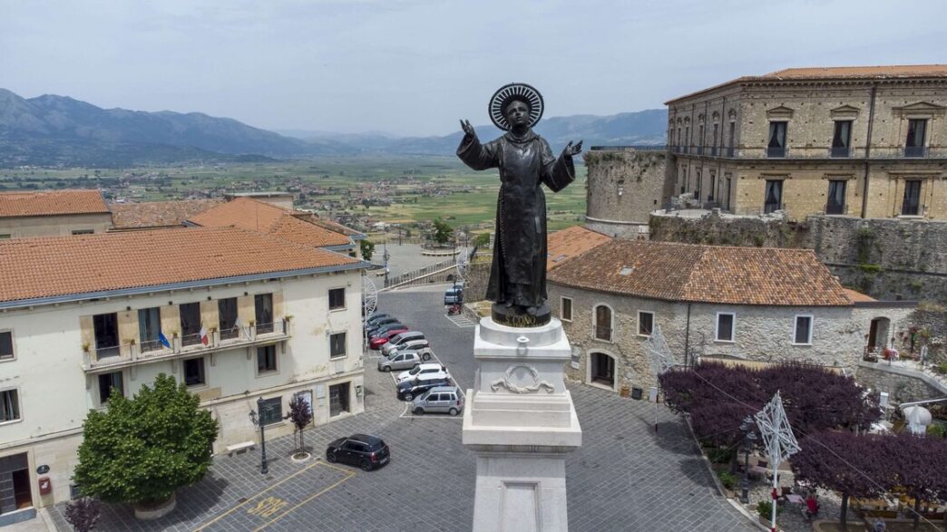 Teggiano Si Prepara Alle Celeb
