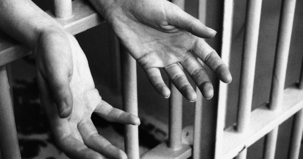 Tentato Suicidio Nella Casa Ci