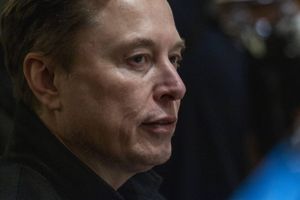 Tesla Valuta La Retribuzione D