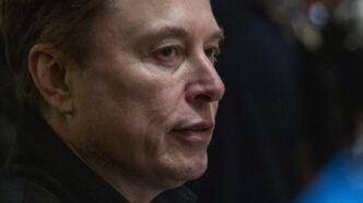 Tesla Valuta La Retribuzione D