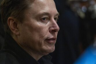 Tesla Valuta La Retribuzione D