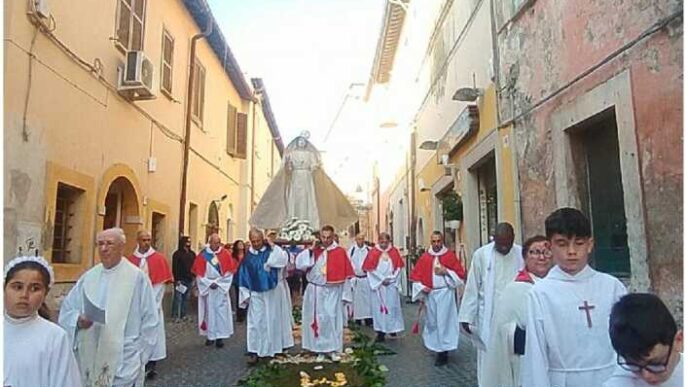 Torna L27Infiorata Di Cerveteri