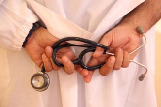 Tra Medici2C Insegnanti E Cyber