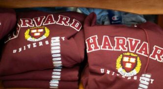 Trump Accusa Harvard E Blocca
