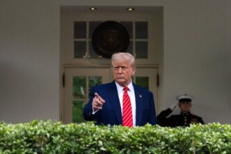 Trump Conferma Dazi Base Al 10