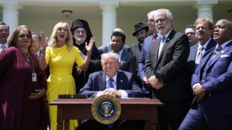 Trump Tra Dazi E Negoziati Alt