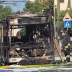 Un Autobus Degli Studenti Prende Fuoco A Taneto Di Gattatico, Nessun Ferito Ma Traffico Bloccato