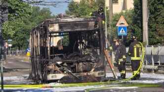 Un Autobus Degli Studenti Pren