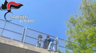 Un Carabiniere Salva Una Donna