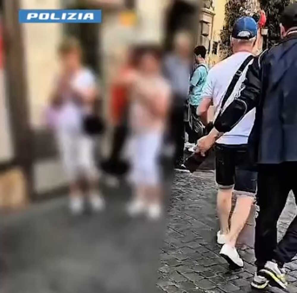 Un Ispettore Di Polizia Blocca