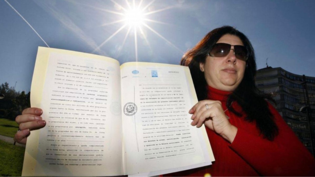 Una Donna Spagnola Sostiene Di