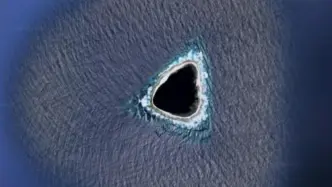 Una Macchia Scura Nel Pacifico