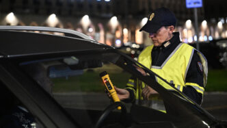 Uomo Arrestato A Mozate Per Ri