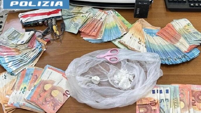 Uomo Arrestato A Napoli Con 33