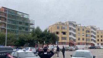 Uomo Barricato A Margherita Di