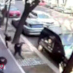 Uomo Derubato A Corso Lodi A Milano Con Il Trucco Dello Specchietto, Ladri In Fuga Su Scooter