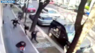 Uomo Derubato A Corso Lodi A M